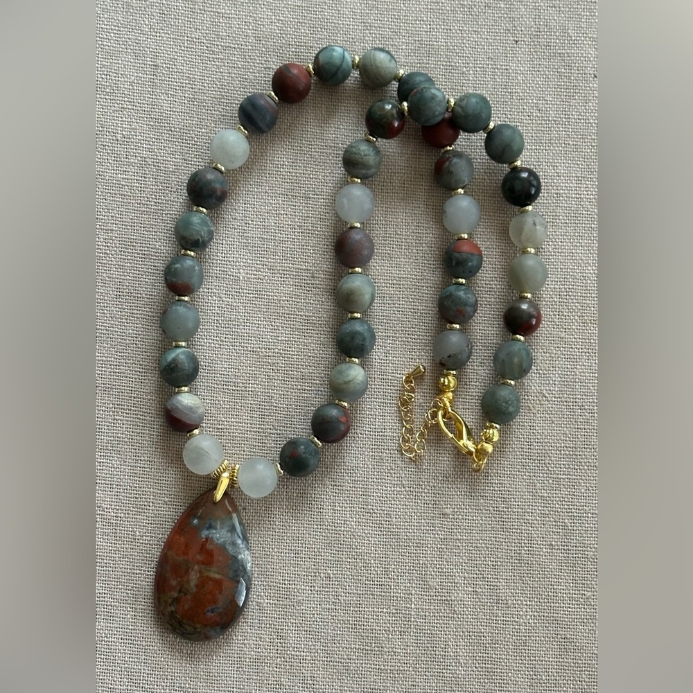 22-1/2 inch Matte Bloodstone bead Necklace NWOT - Picture 2 of 11